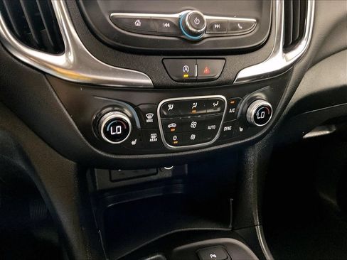 Used 2024 Chevrolet Equinox LT AWD/4WD image 25