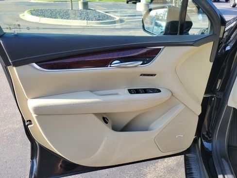 Used 2019 Cadillac XT5 Luxury image 17