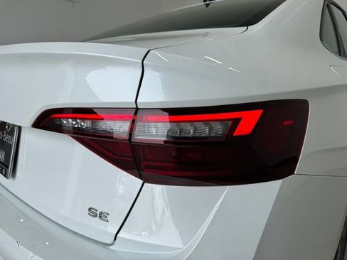 Used 2024 Volkswagen Jetta SE image 31