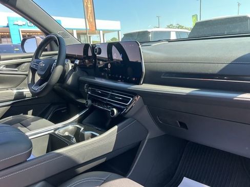 New 2026 Chevrolet Traverse LT w/ Enhanced Driving Package image 34