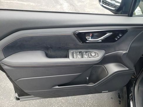 Used 2025 Subaru Forester Touring w/ Touring Package image 11