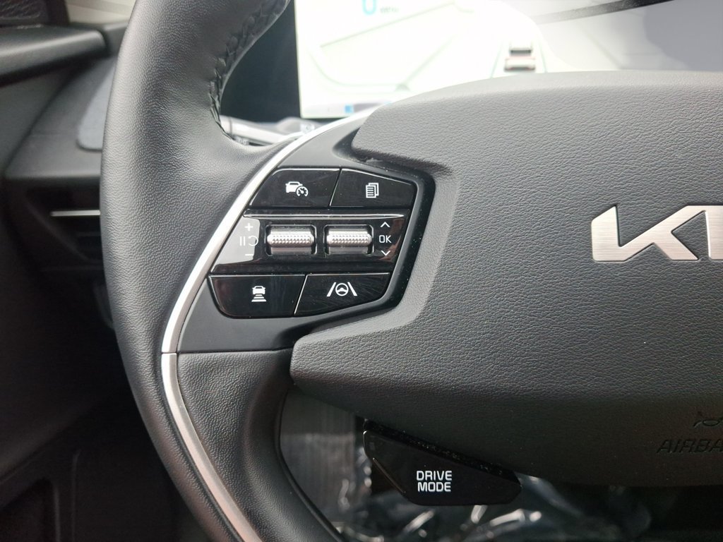 Used 2024 Kia EV6 Light AWD/4WD image 17