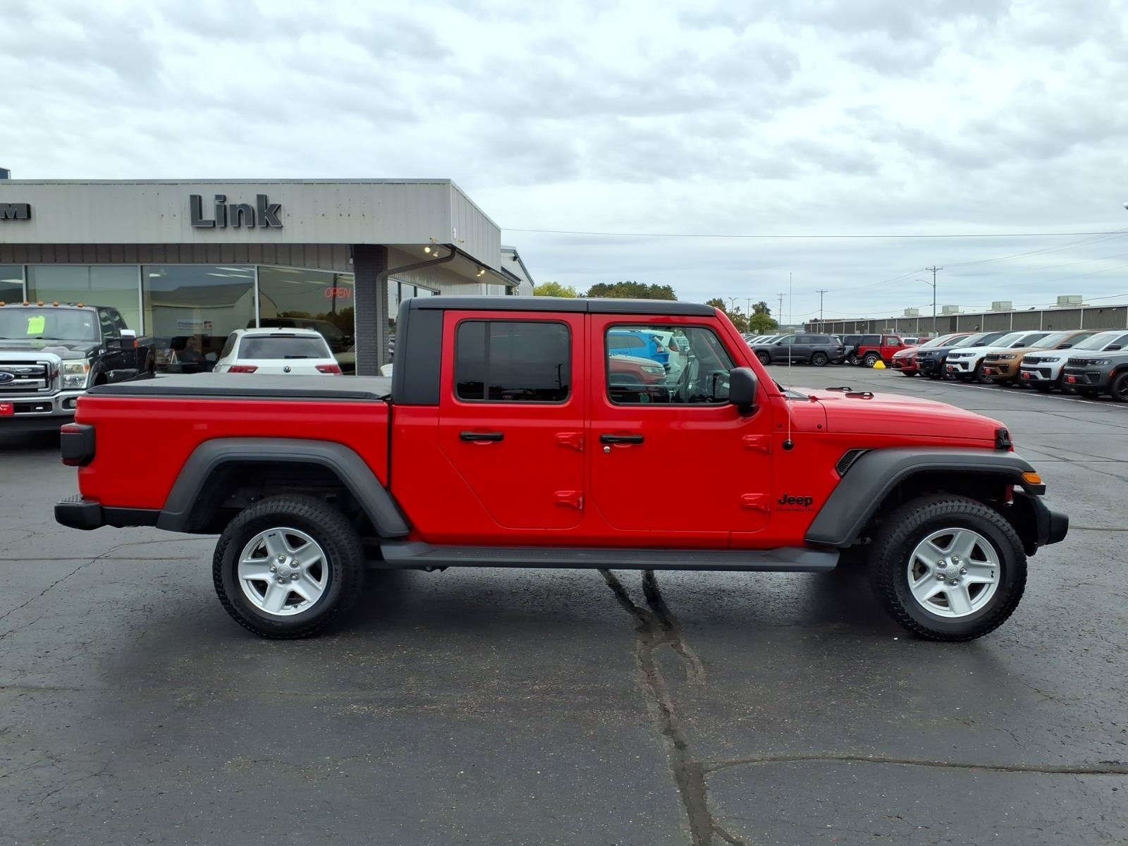 Used 2020 Jeep Gladiator Sport w/ Quick Order Package 24S AWD/4WD image 2