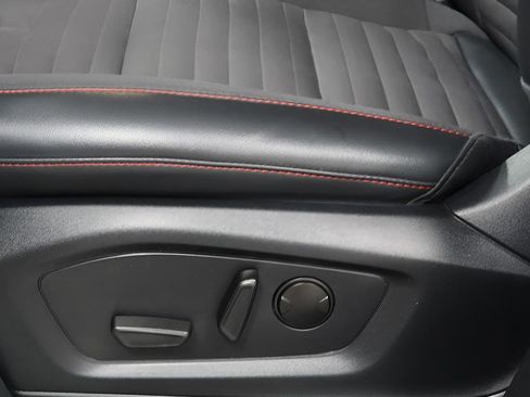 Used 2025 Ford Explorer ST-Line w/ ST-Line Street Pack AWD/4WD image 21