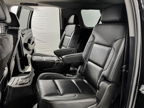 Used 2020 GMC Yukon XL SLT w/ HD Trailering Package image 8