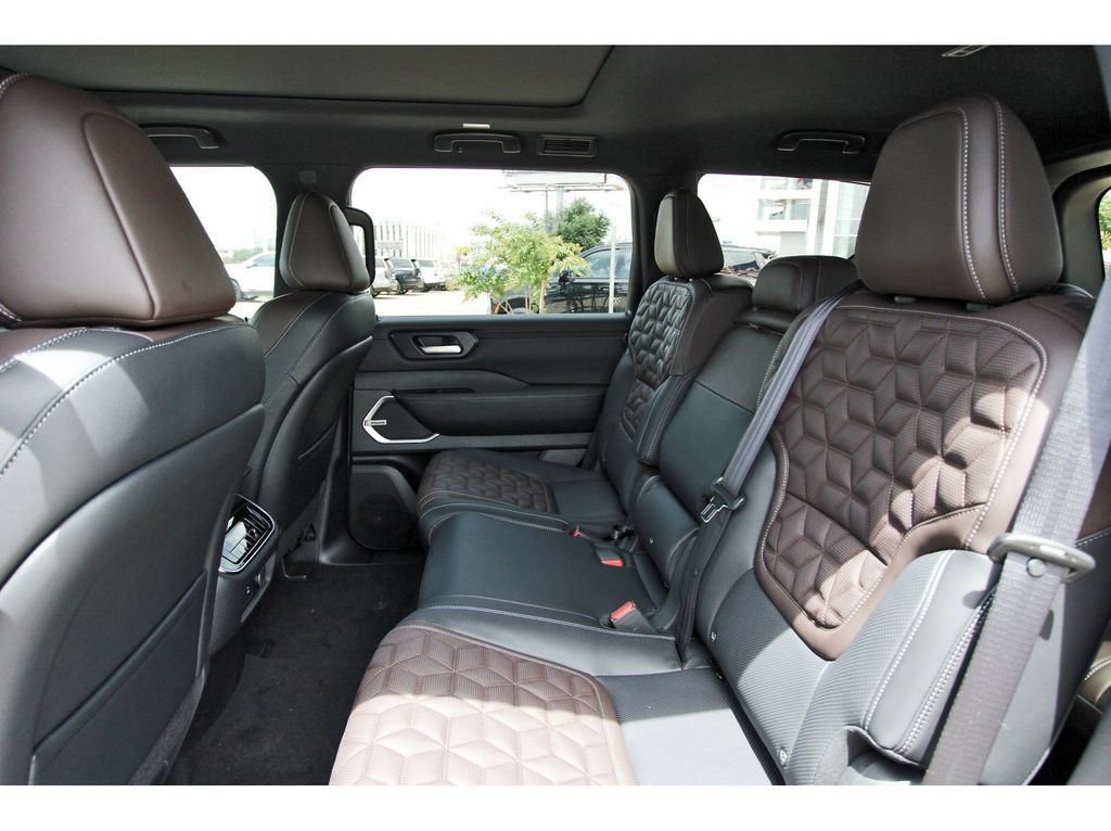 New 2026 Nissan Armada Platinum Reserve AWD/4WD image 12