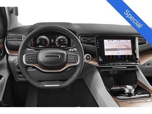 Used 2024 Jeep Wagoneer L Series II w/ Flexible Seating Group AWD/4WD image 37