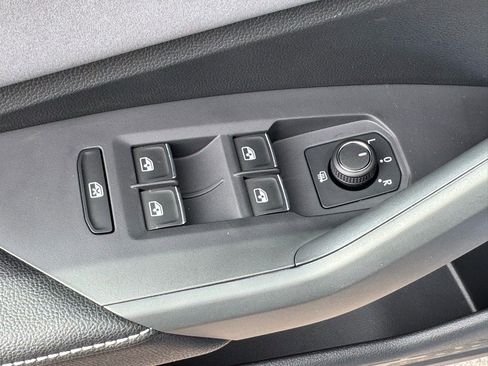 New 2025 Volkswagen Jetta SE image 21