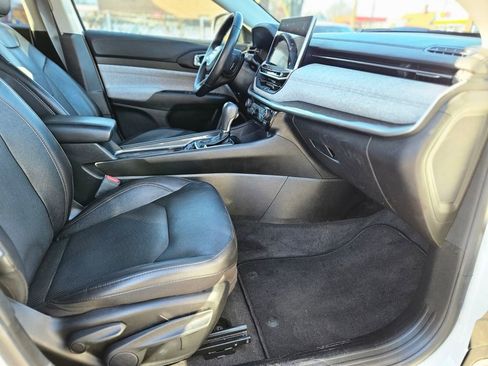 Used 2022 Jeep Compass Latitude image 8