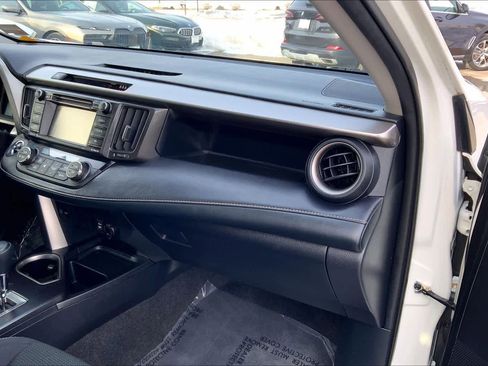 Used 2018 Toyota RAV4 XLE image 19