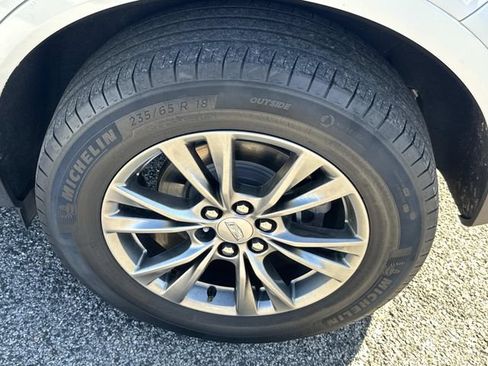 Used 2021 Cadillac XT5 Premium Luxury FWD image 16