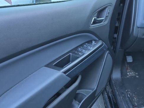 Used 2022 Chevrolet Colorado Z71 image 12