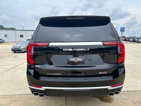 New 2026 GMC Yukon XL Denali w/ Denali Reserve Package RWD image 6