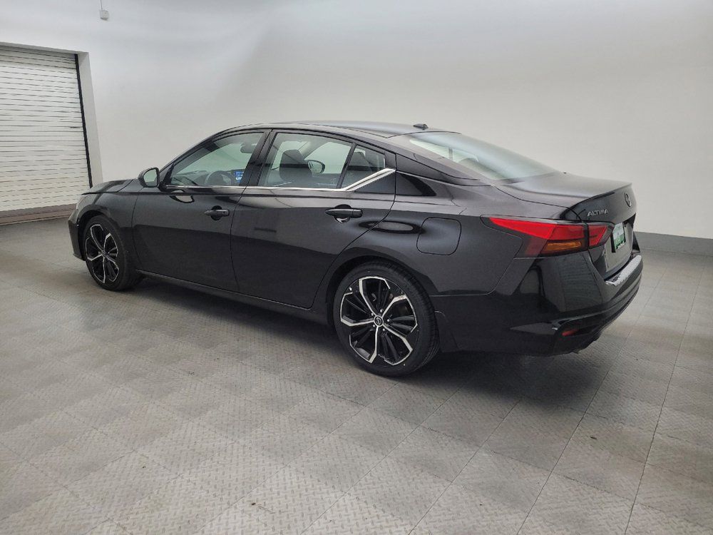 Used 2023 Nissan Altima 2.5 SR w/ SR Premium Package FWD image 3
