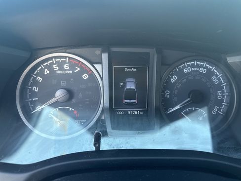 Used 2022 Toyota Tacoma TRD Off-Road w/ Technology Package image 7