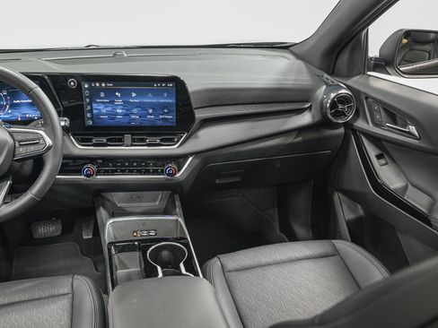 Used 2025 Chevrolet Equinox LT w/ Convenience Package II image 30