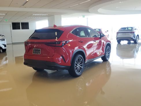 Used 2024 Lexus NX 250 FWD image 10