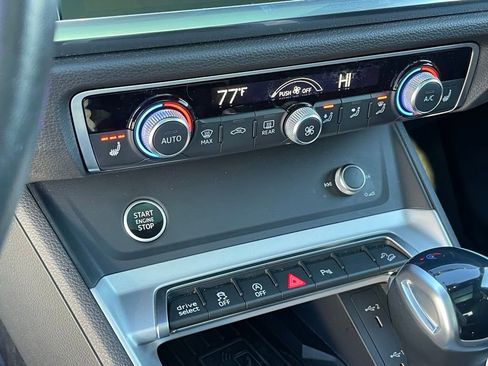 Used 2024 Audi Q3 2.0T Premium image 22