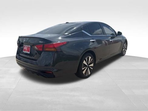 Used 2022 Nissan Altima 2.5 SV FWD image 7