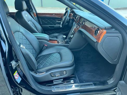 Used 2014 Bentley Mulsanne image 14