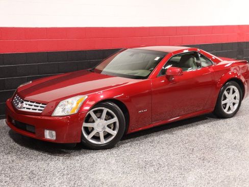 Used 2005 Cadillac XLR RWD image 18