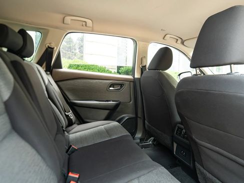 Used 2023 Nissan Rogue SV AWD/4WD image 15