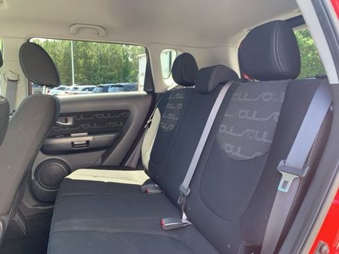 Used 2012 Kia Soul + w/ Audio Pkg image 37