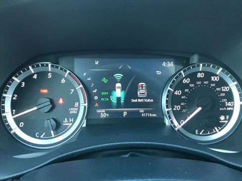 Used 2023 Toyota Highlander XLE image 19