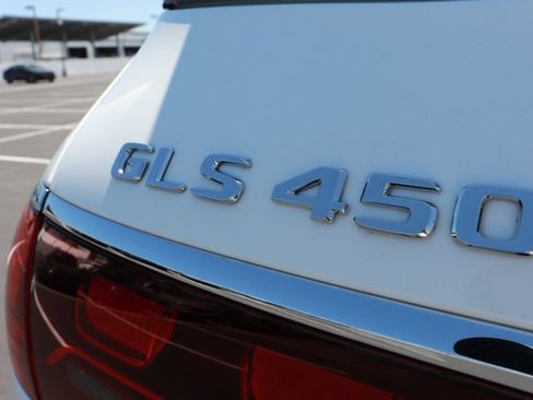 Used 2025 Mercedes-Benz GLS 450 4MATIC image 6