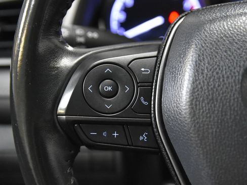 Used 2023 Toyota Camry SE FWD image 19