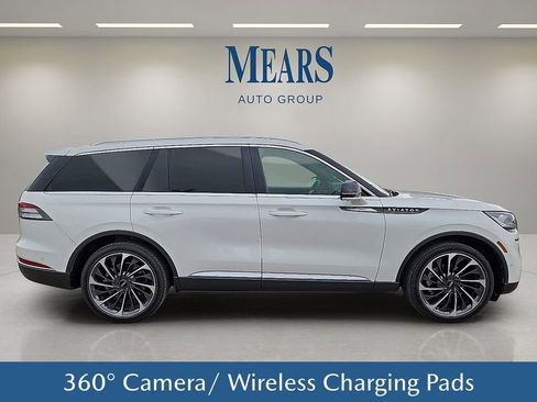 Used 2022 Lincoln Aviator Reserve w/ Equipment Group 201A image 7