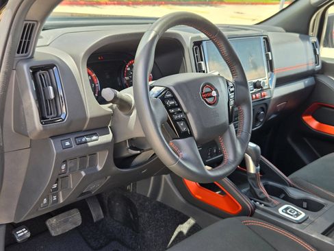 Used 2026 Nissan Frontier PRO-4X AWD/4WD image 12