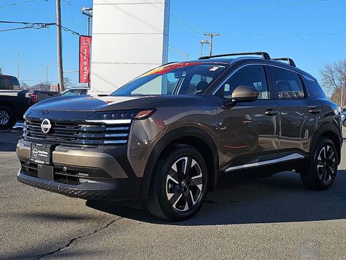 Certified 2025 Nissan Kicks SV w/ SV Premium Package image 3