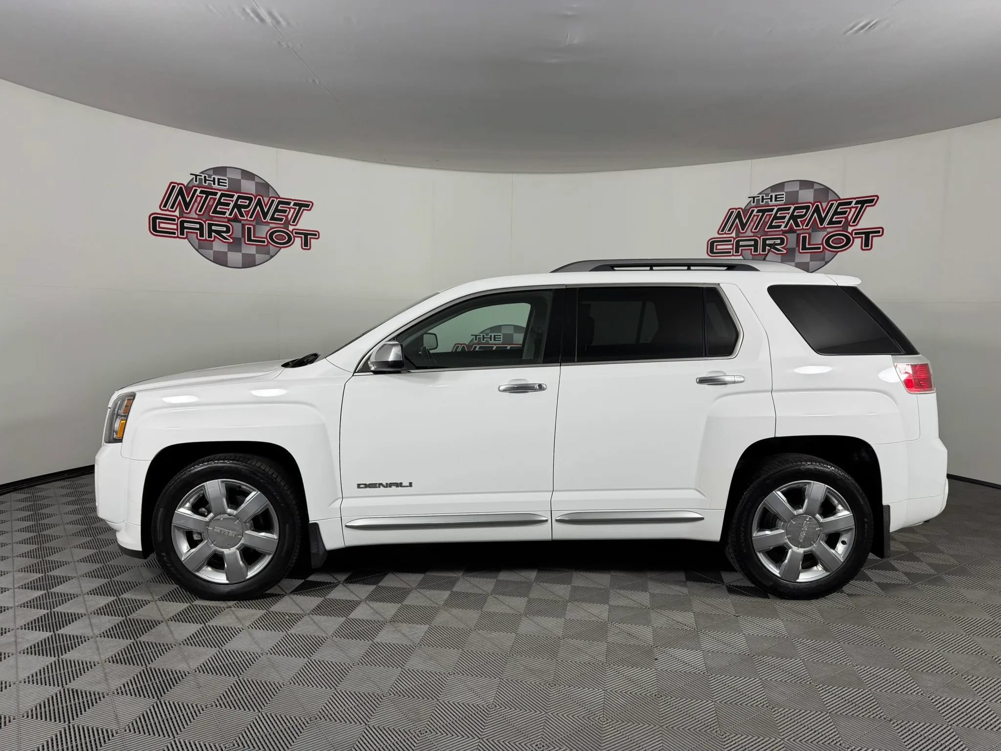 Used 2014 GMC Terrain Denali w/ LPO, Protection Package AWD/4WD image 4
