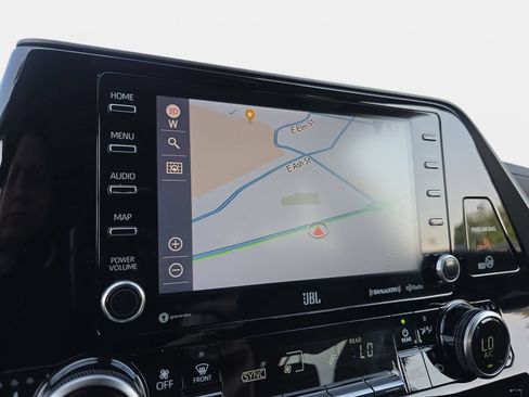 Used 2020 Toyota Highlander Limited FWD image 23