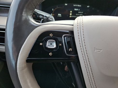 Certified 2023 Lincoln Aviator Reserve w/ Elements Package Plus AWD/4WD image 23