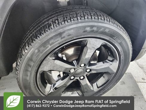 Used 2023 Jeep Grand Cherokee Altitude image 34