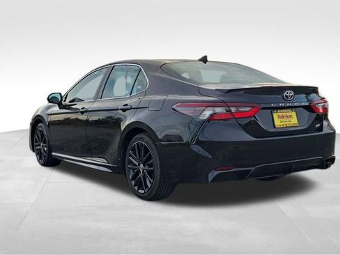 Used 2023 Toyota Camry SE image 5
