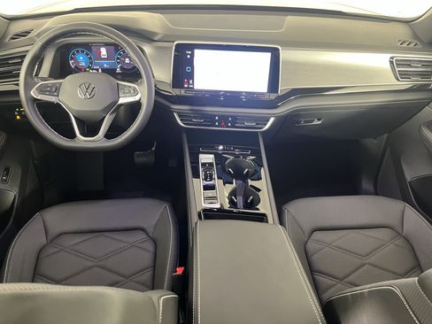 Certified 2025 Volkswagen Atlas Cross Sport SE image 10