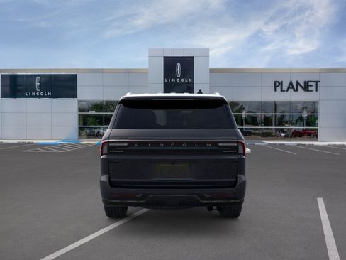 New 2026 Lincoln Navigator Premiere AWD/4WD image 5
