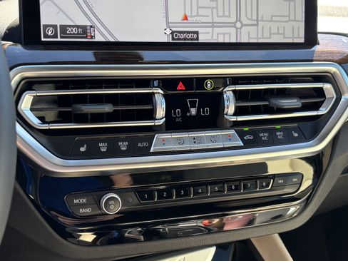 Certified 2025 BMW X4 xDrive30i image 29