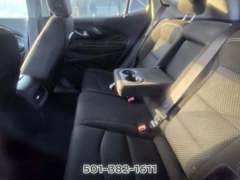 Used 2024 GMC Terrain SLE FWD image 9