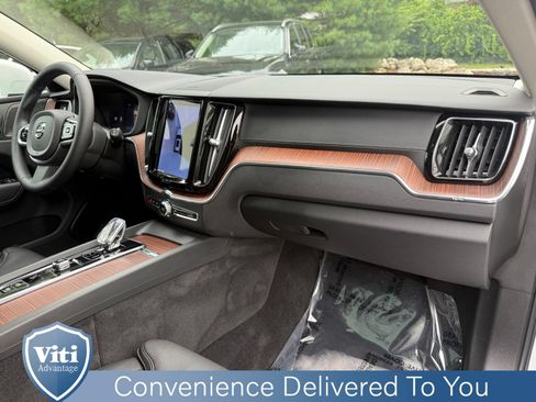 Certified 2023 Volvo XC60 B6 Ultimate w/ Protection Package Premier AWD/4WD image 30