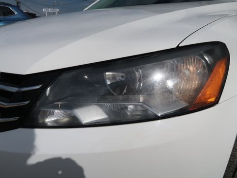 Used 2014 Volkswagen Passat TDI SE image 37