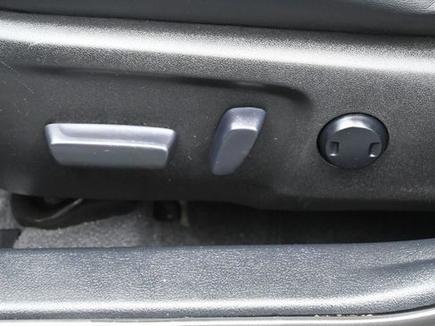 Used 2016 Toyota Camry XLE image 10