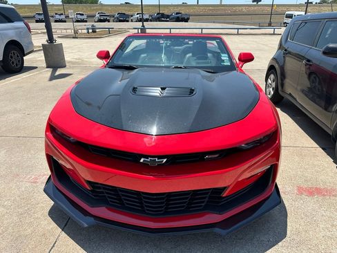 Used 2020 Chevrolet Camaro SS RWD image 3