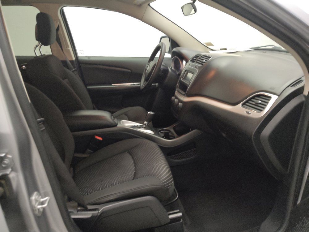Used 2017 Dodge Journey SXT w/ Comfort/Convenience Group FWD image 21