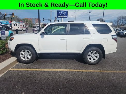 Used 2020 Toyota 4Runner SR5 image 2