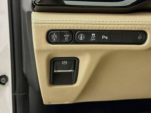 Used 2023 Acura MDX SH-AWD w/ Advance Package image 11