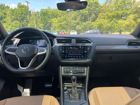 Used 2022 Volkswagen Tiguan SE FWD image 26